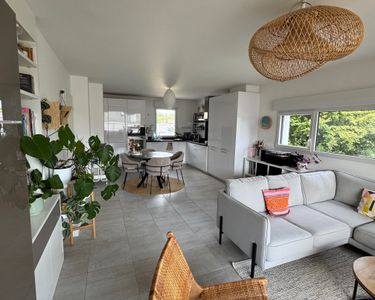 APPARTEMENT T2, non meublé, Rive gauche