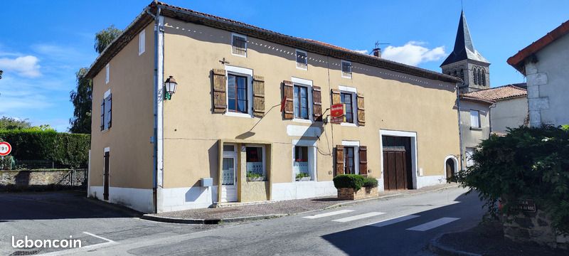 Maison de village 7 pièces 236 m² - Terres-de-Haute-Charente 16270 La Péruse (image principale 0)