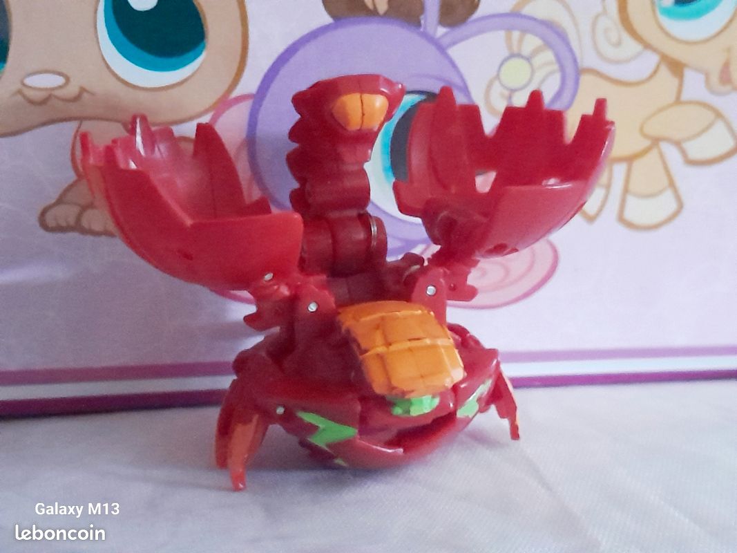 Petite Bakugan rouge orange et vert (image 2)