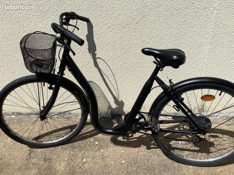 Vélo de ville noir (image 1)
