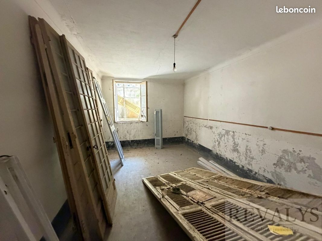 Appartement 8 pièces 140 m² · à Nice · 140 m² · 490 000 €