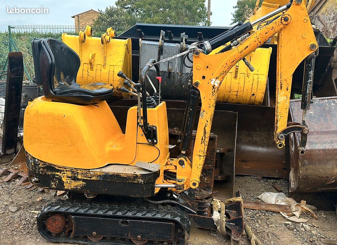 JCB 8008 CTS à 5900 HT (image 1)
