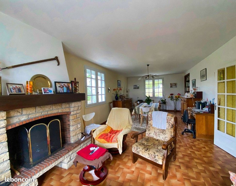 Maison 10 pièces 180 m² · à Castillonnès · 180 m² · 150 000 €
