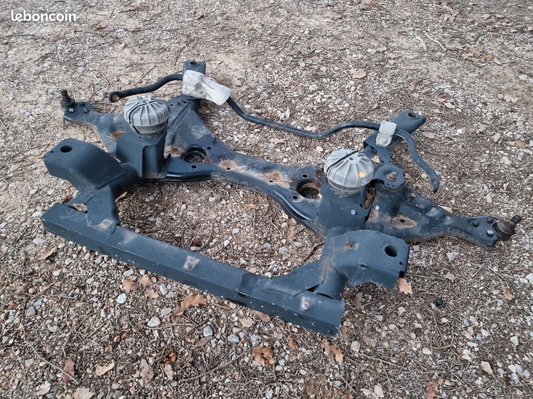 Berceau moteur MERCEDES-BENZ VITO / Viano Van v6 W639 3.0l 2013 (image 2)