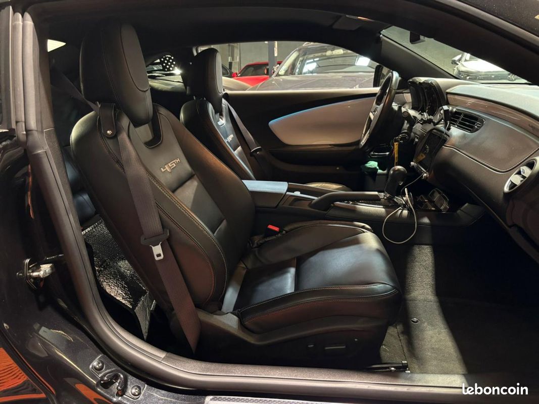 CHEVROLET CAMARO Coupé 6.2 V8 - 400CV 2012 - 45th ANNIVERSARY - PACK CARBONNE INTERIEUR - LIGNE SUR MESUR (image 18)