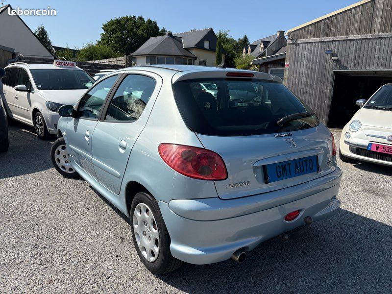 PEUGEOT 206 1.4i 75CH (image 2)