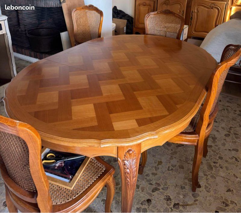 Table + 4 chaises (image 1)