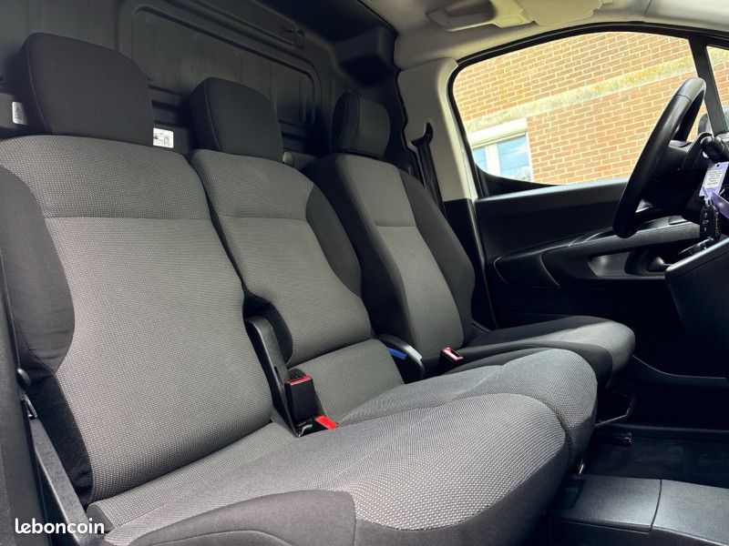 Citroen BERLINGO VAN M 650KG HDI 130CH EAT8 PREMIUM CONNECT * 2023 * 3 PLACES (image 15)