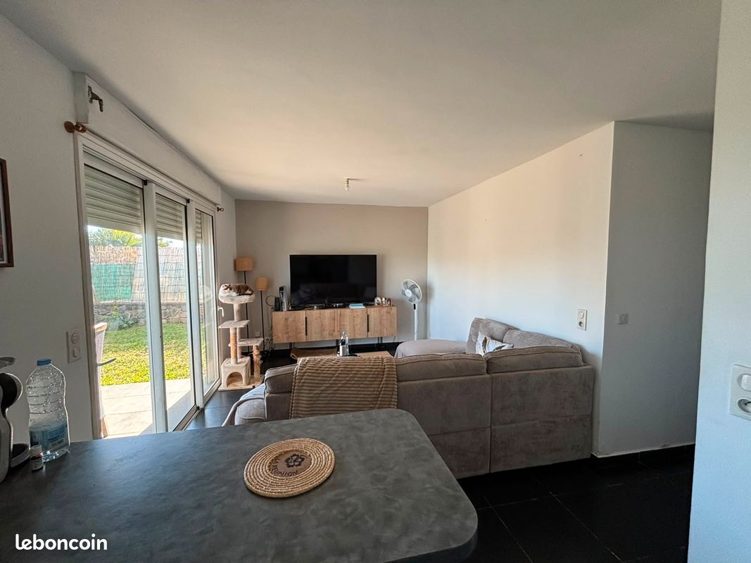 Appartement 2 pièces 75 m² · à Saint-Pierre · 75 m² · 895 €