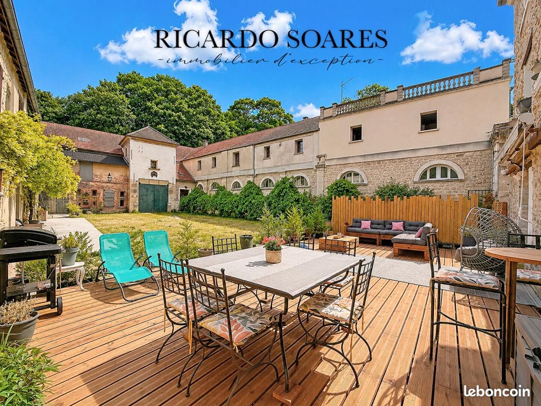 Maison 10 pièces 206 m² · à Le Thillay · 206 m² · 529 000 €