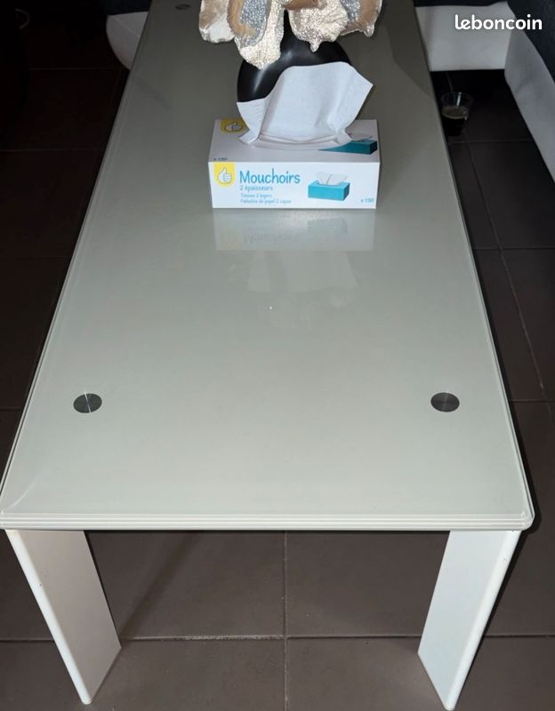 Table basse blanche (image 3)