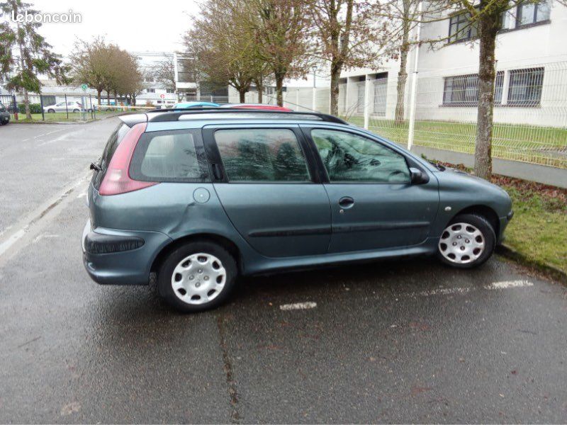 Je vends ma peugeot 206 break de 2006 - Voitures