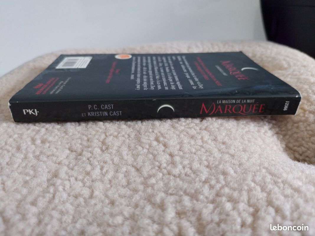 Livre La maison de la nuit Marquée (image 3)