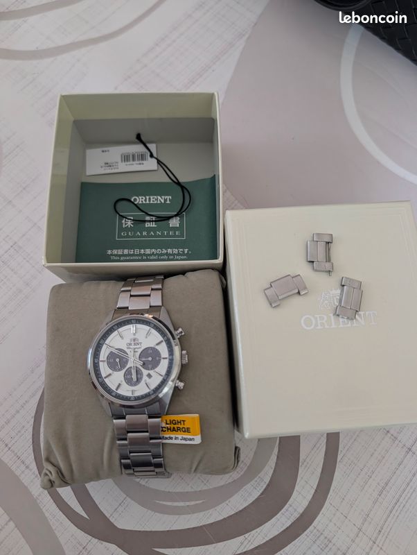 Montre Orient Neo 70's Solar Panda Chronograph (image 7)