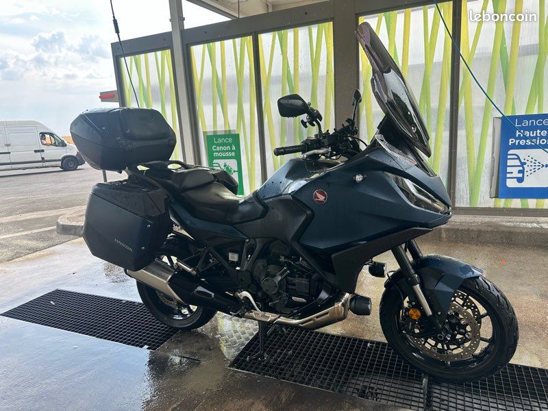 Honda NT1100 DCT (image 1)