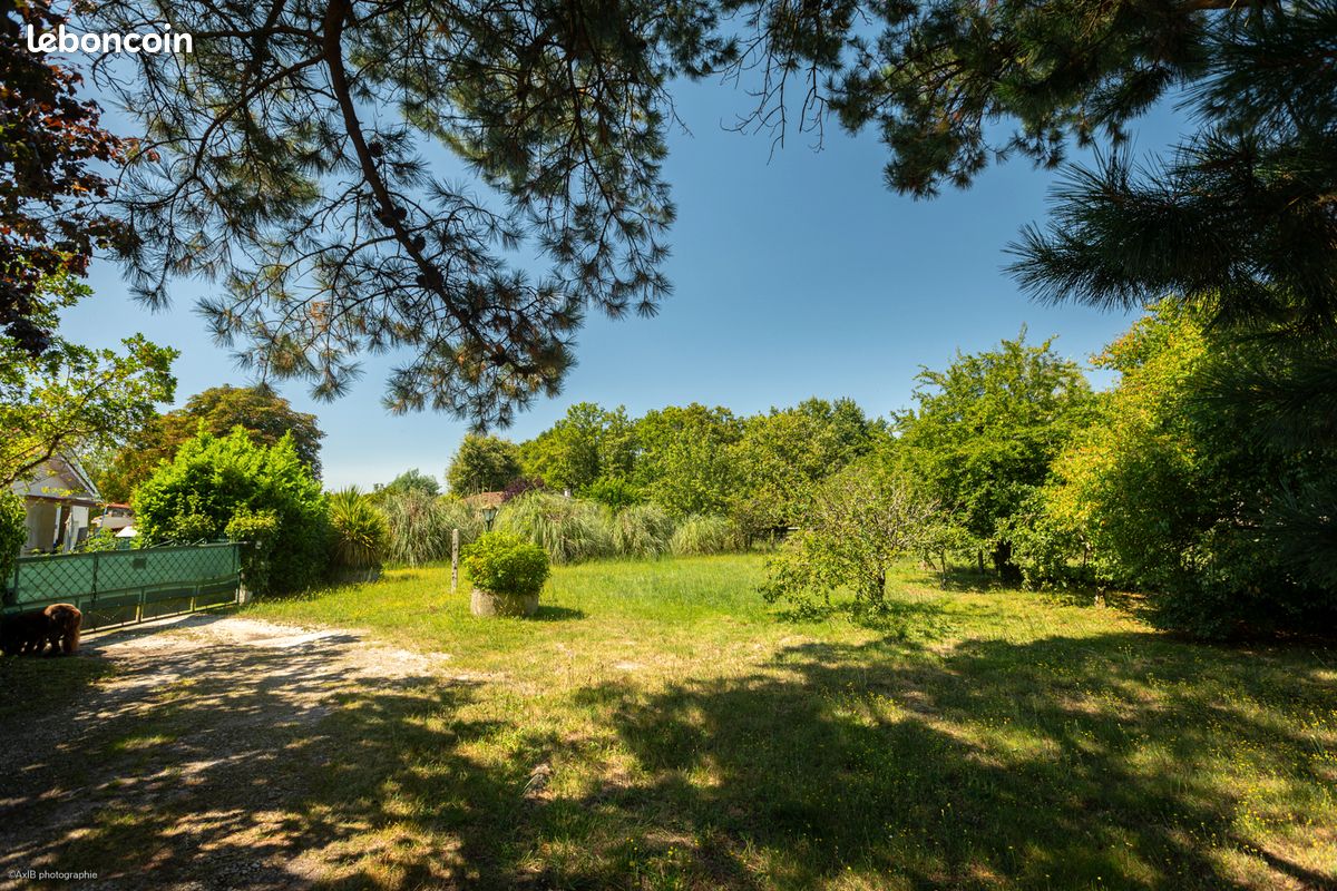 Terrain 1000m2 environ · à Lesparre-Médoc · 60 000 €