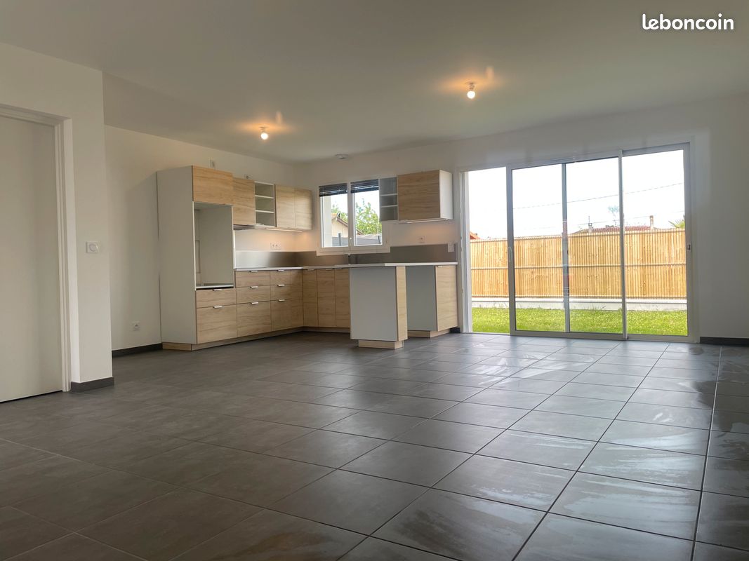 Maison 4 pièces 90 m² · à Saint-Médard-d'Eyrans · 90 m² · 1 350 €/mois