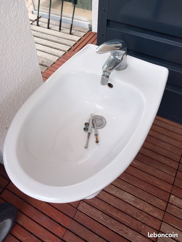 Bidet (image 2)