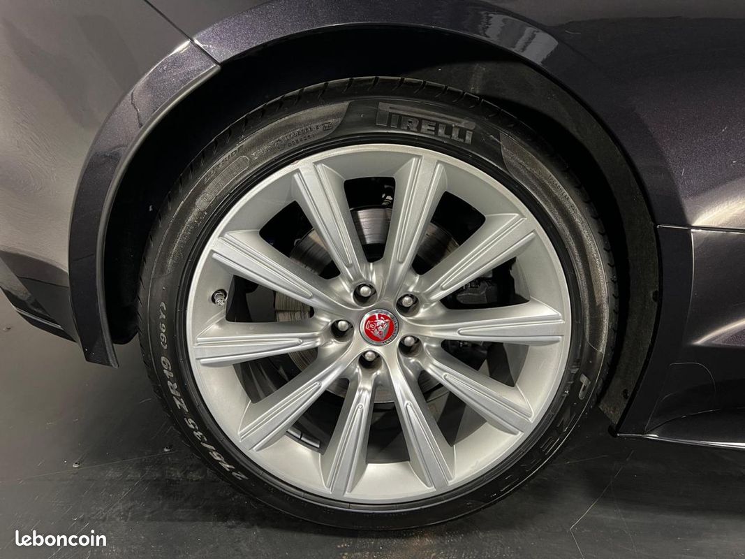 JAGUAR F.TYPE Coupé 3.0 V6 S 380ch - 1°main - 22000km - Peinture spéciale (reflet violet) - Suivi Jaguar (image 25)