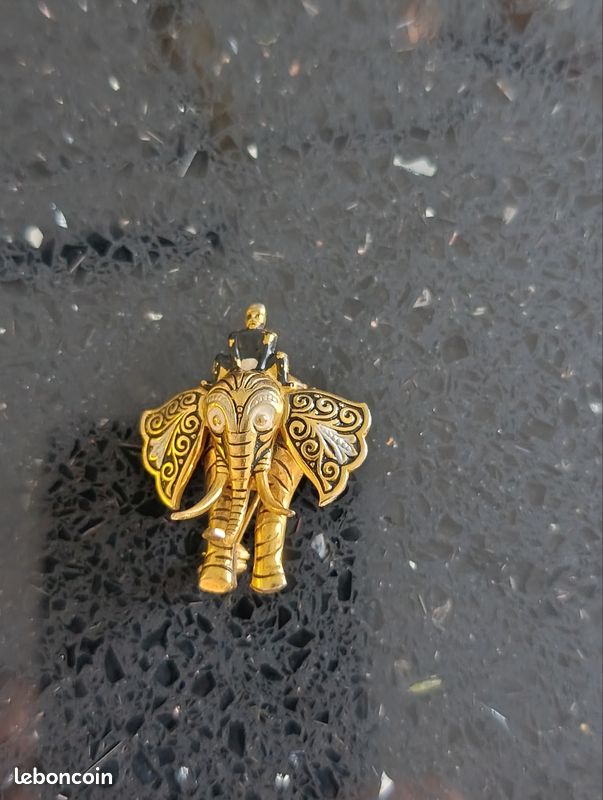 Magnifique Broche Vintage Métal Doré, Strass Et Pierres Orange - Éléphant
