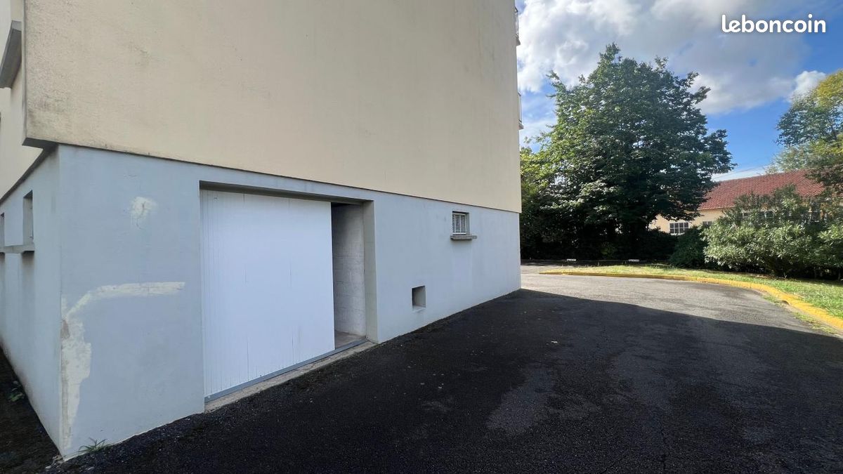 Parking 18 m² · à Billère · 18 m² · 18 000 €