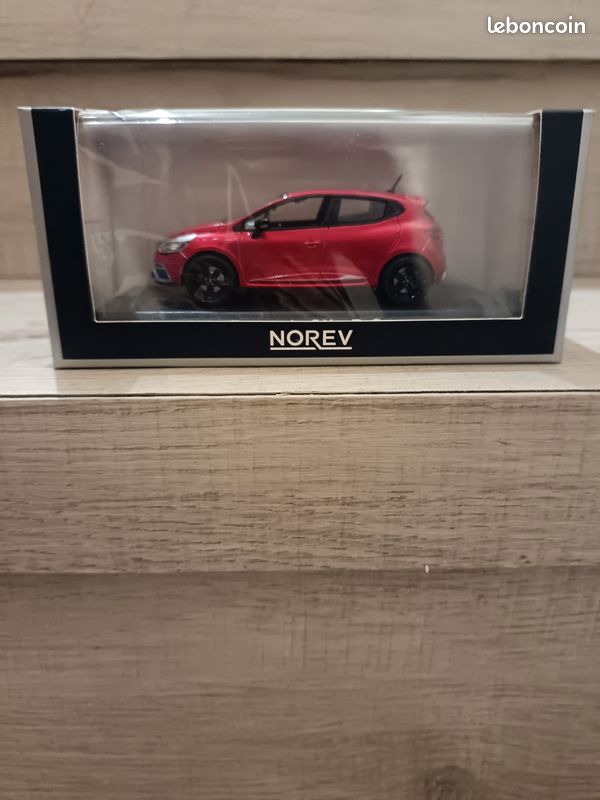 Megane 4 RS Trophy R Otto - Collection