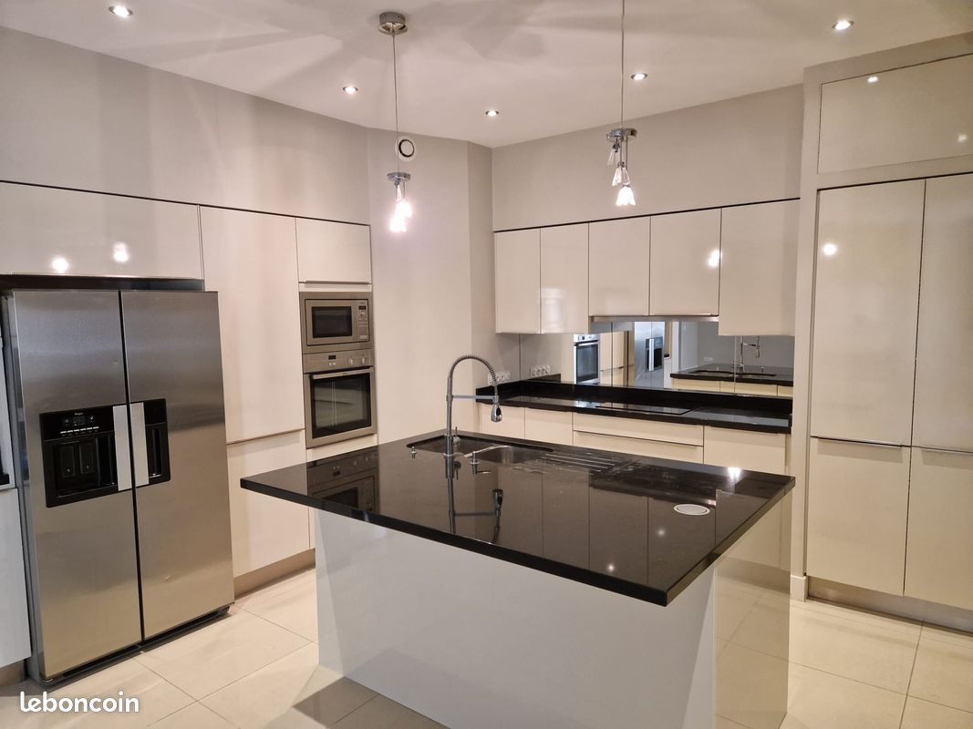 Appartement 5 pièces 152 m² · à Grenoble · 152 m² · 450 000 €