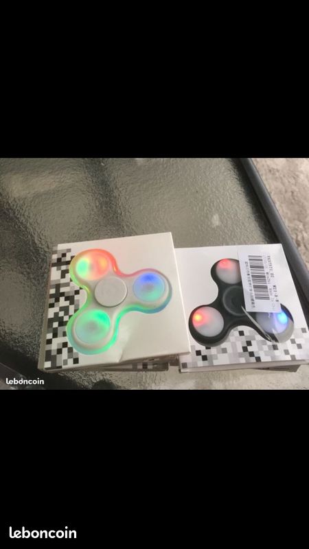 Hand spinner lumineux 5Euro(s) (image 1)
