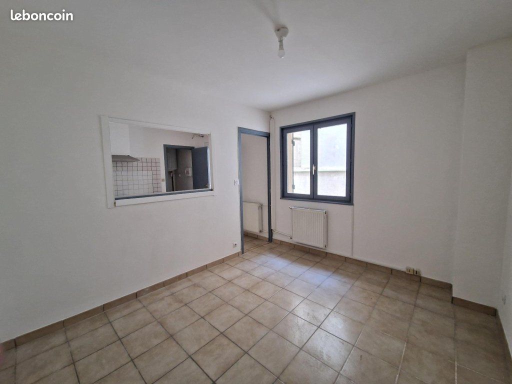 Appartement 1 pièce 24 m² · à Saint-Étienne · 24 m² · 305 €/mois