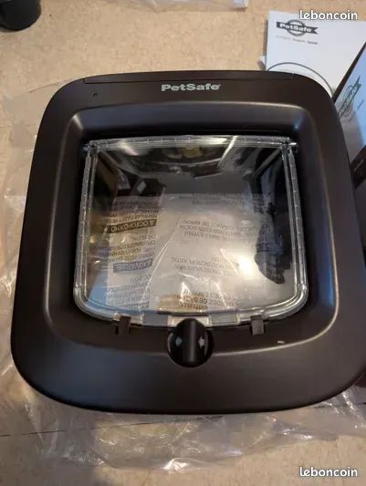 PetSafe Chatière à Puce électronique (puce d'identification de votre félin) , accès sélectif, Installation Facile, Chats jusqu'à 7 kg Marron Fonctionne avec 4 piles AA (non incluses), il faut ut (image 2)