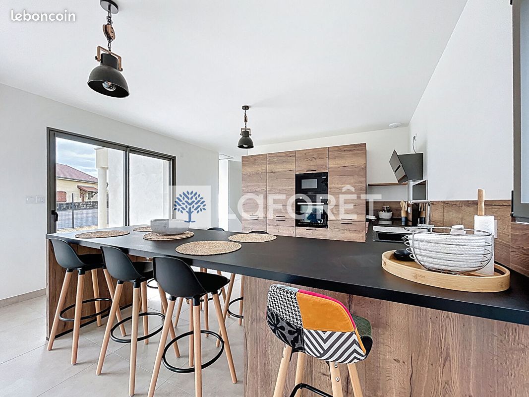 Maison 4 pièces 120 m² · à Bourgoin-Jallieu · 120 m² · 520 000 €