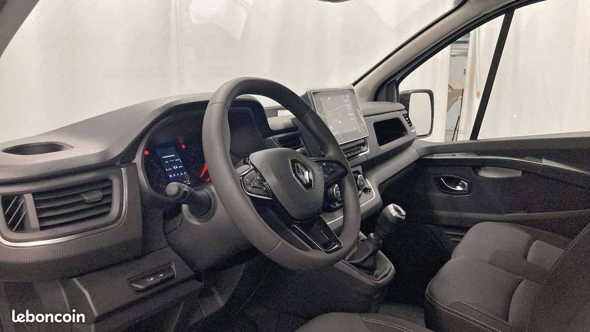 Renault trafic fgn l2h1 3000 kg blue dci 130 (image 18)