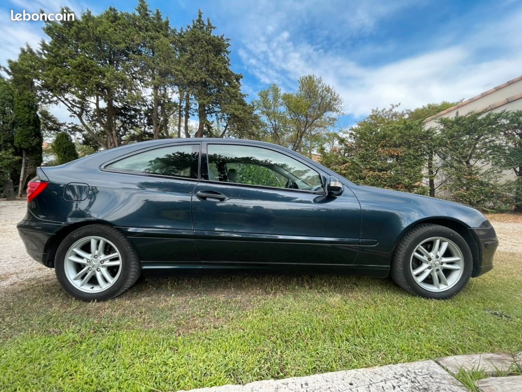 Mercedes C180 Kompressor coupé – boîte 6 – factures (image 2)