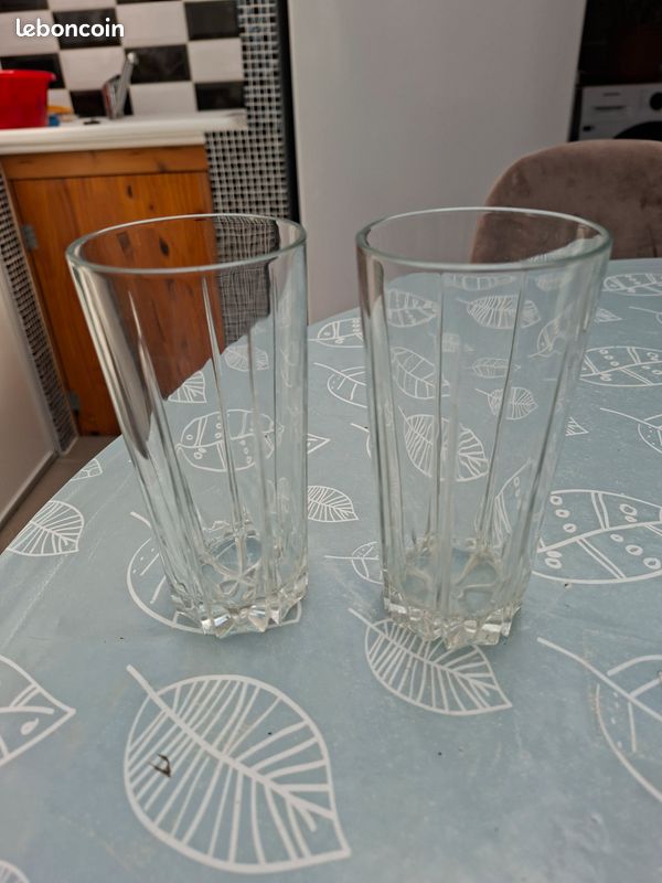 2 grand verres à eau très bon état (image 1)