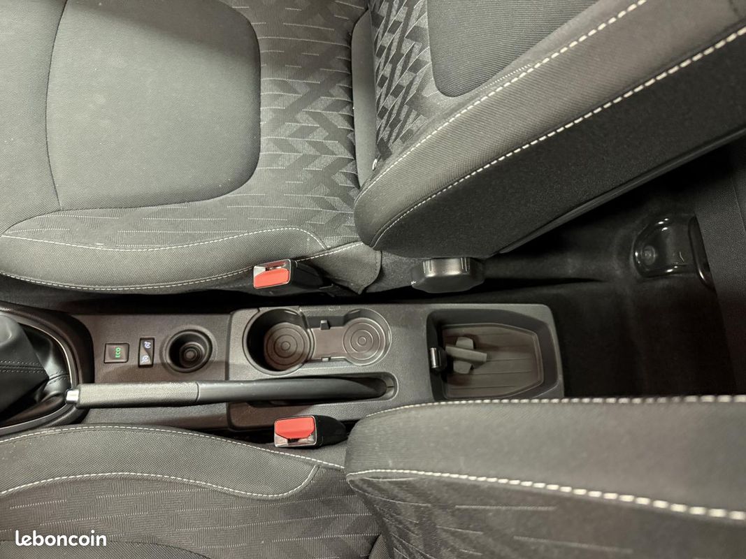 RENAULT CAPTUR 90ch Limited (image 23)