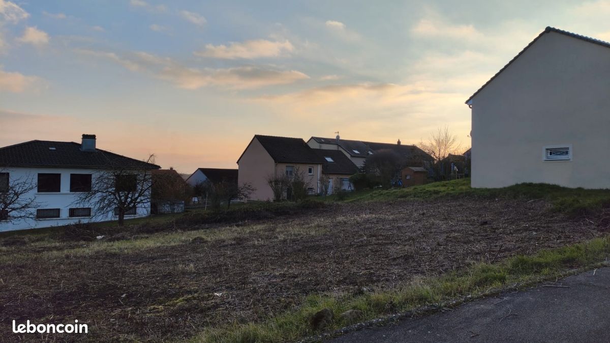 Terrain 600 m² · à Boust · 600 m² · 250 000 €