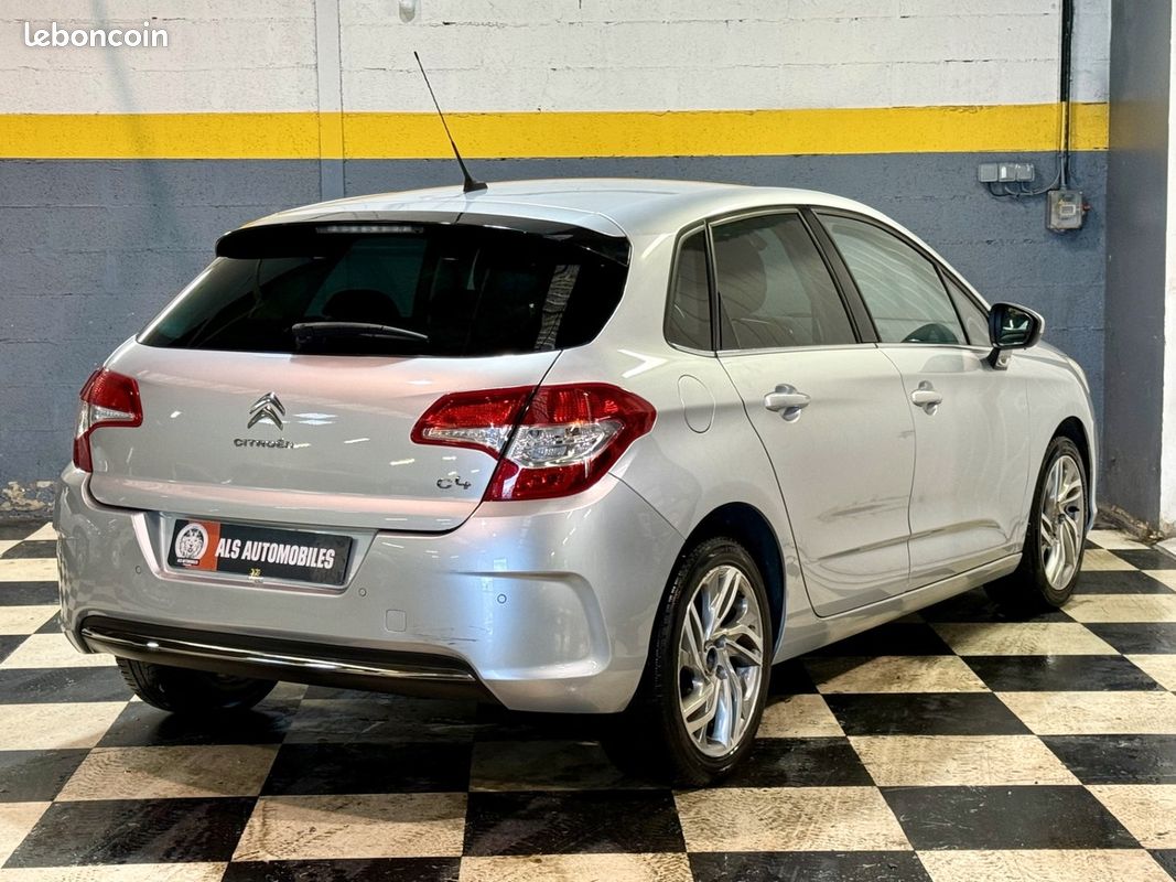 Citroën C4 Confort 1.6 HDi / Diesel / 5 Portes / 90CH / 5CV (image 4)