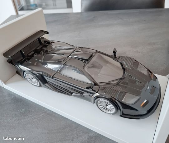 MCLAREN F1 GTR road car 1/18 ut models super état EUR 100,00 - FR