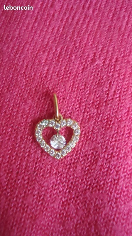 Pendentifs et colliers (image 2)