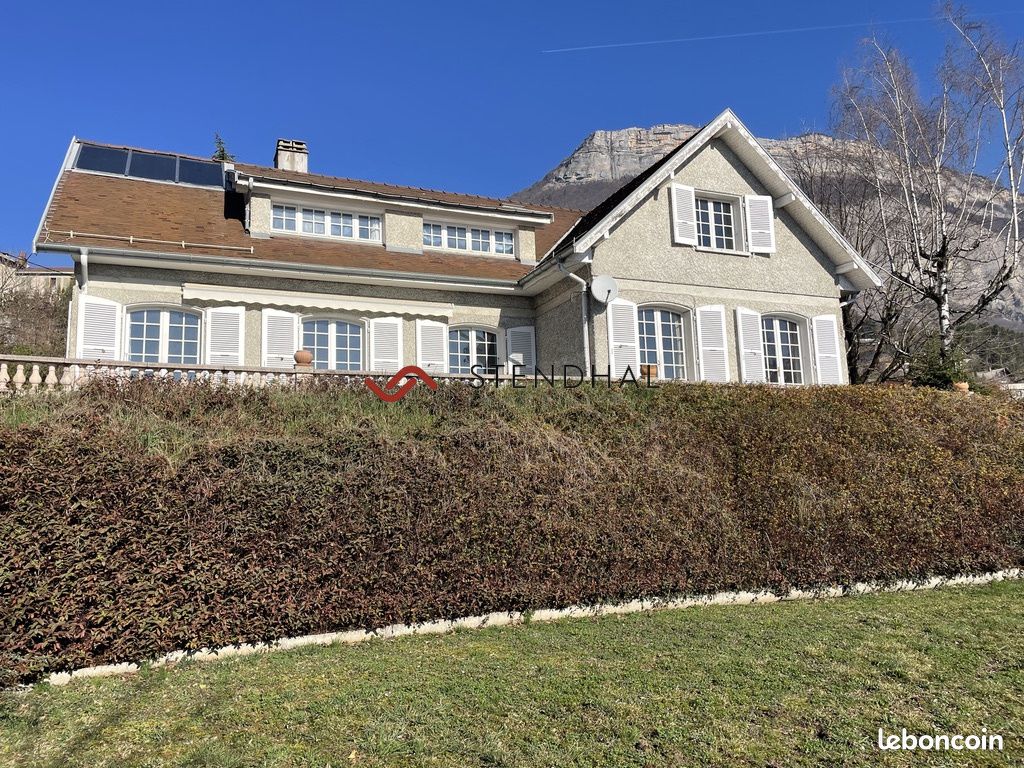 Maison 9 pièces 197 m² · à Corenc · 197 m² · 662 000 €