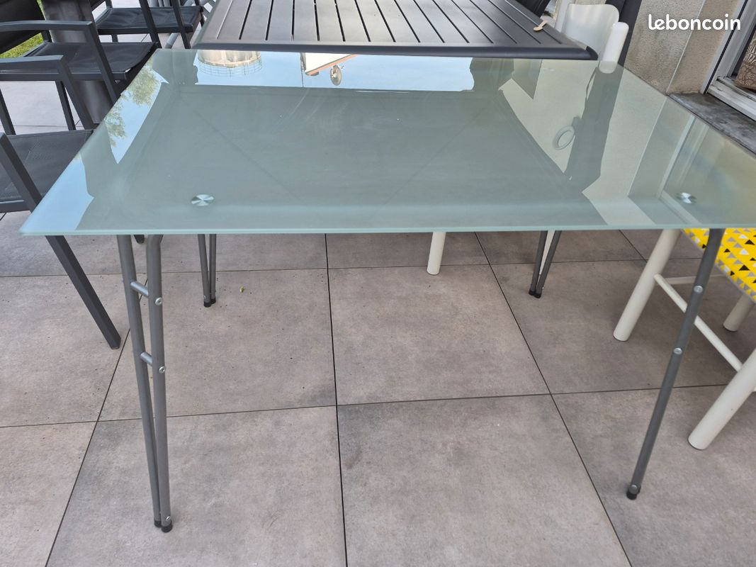 Table (image 1)