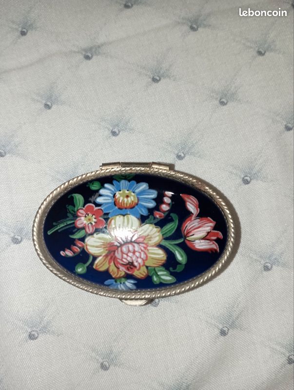 Boîte vinta avec porcelaine (image 2)