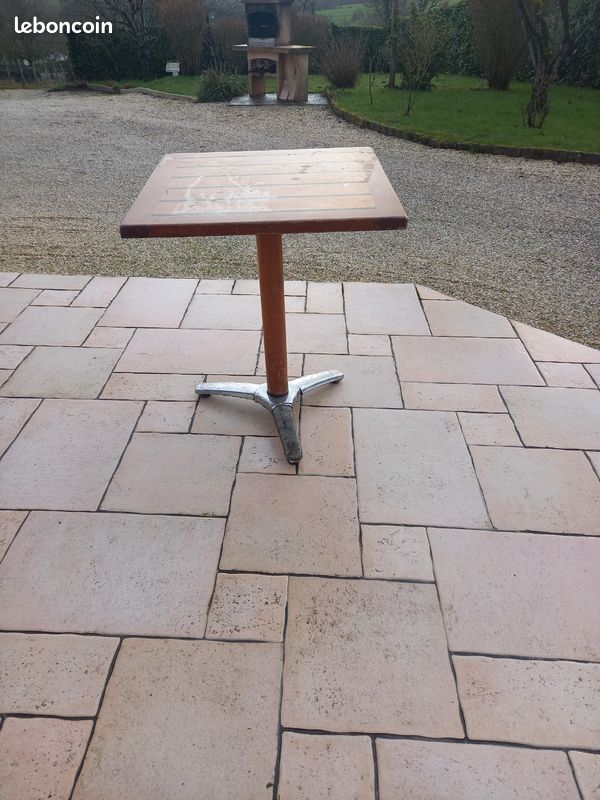 Table de terrasse (image 1)