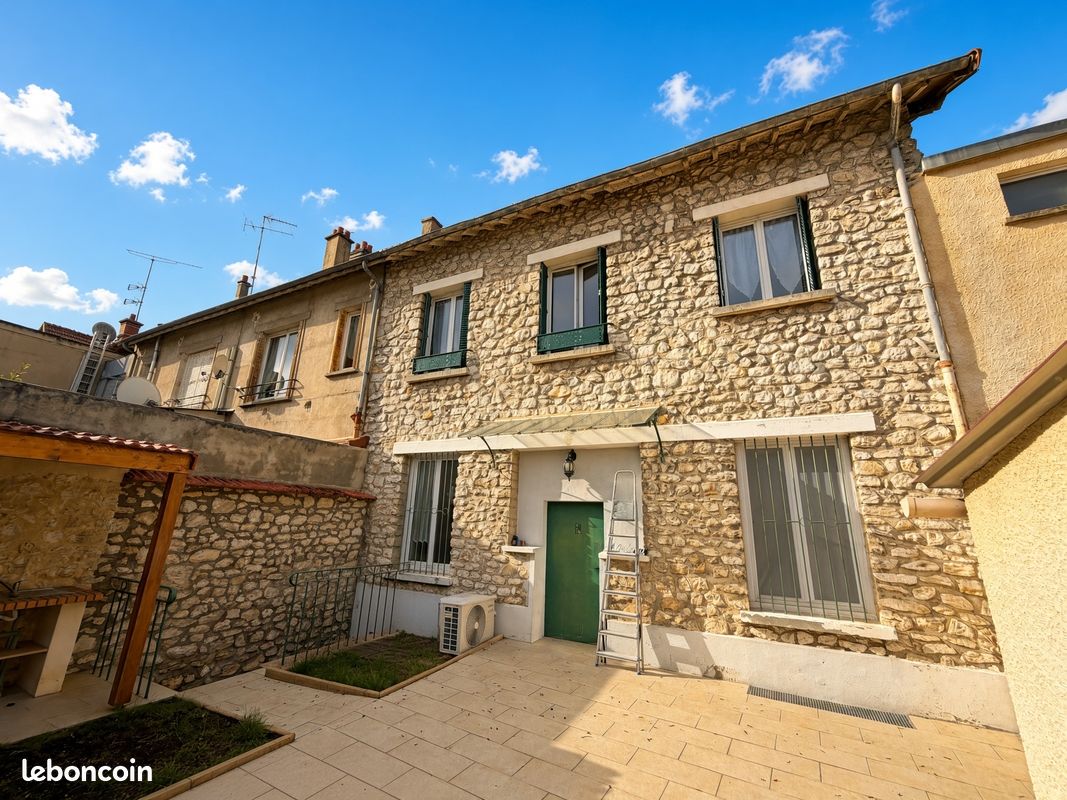 Immeuble 8 pièces 142 m² · à Champagne-sur-Seine · 142 m² · 420 000 €