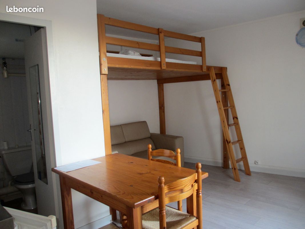 Studio meublé rue de la Cathédrale - Poitiers 86000 (image principale 2)