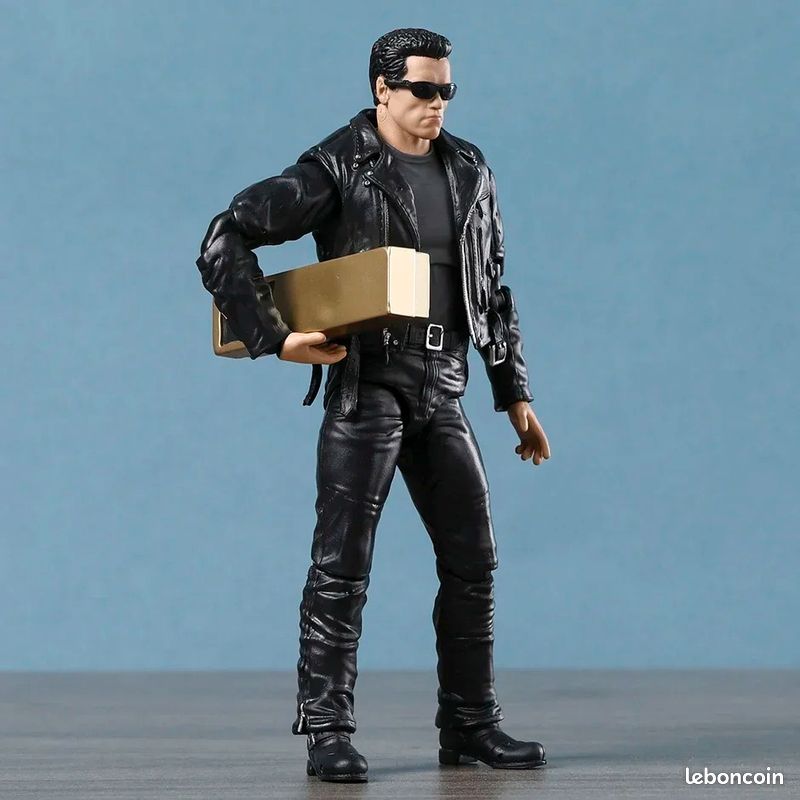 Figurine MAFEX No.199 Terminator 2 T-800 Schwarzenegger - 15 Cm, PVC, Neuve Scellée