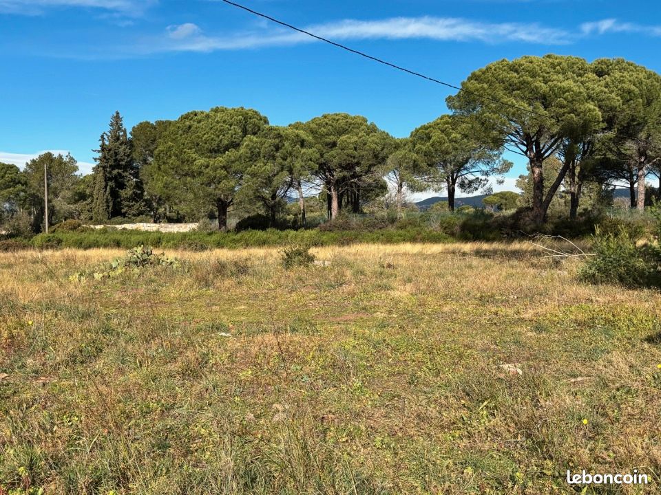 Terrain 706 m² Puget Sur Argens · à Puget-sur-Argens · 280 000 €