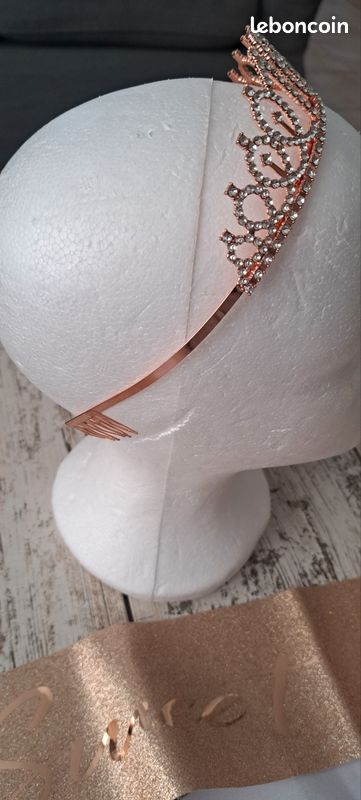Frcolor Diadème d'anniversaire avec strass en cristal - Peigne à cheveux pour femme, Strass en cristal, Strass Frcolor Diadème d'anniversaire avec strass en cristal - Peigne à cheveux pour femme, Strass en cristal, Strass