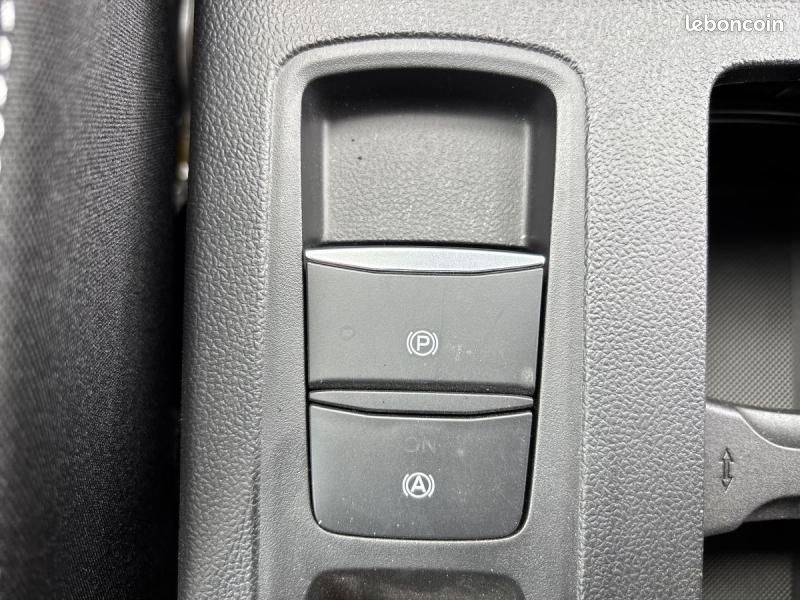 Ford Focus 1.0 EcoBoost mHEV 125ch Titanium X Business (image 22)