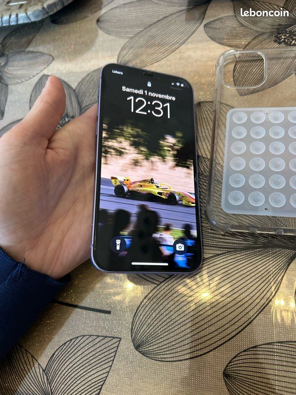 IPhone 12 (image 2)